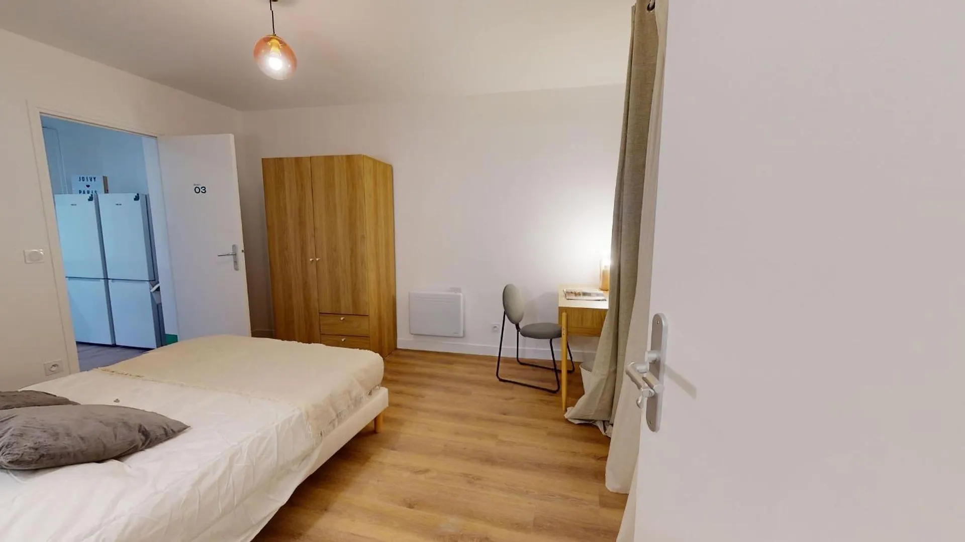 Charming Parisian Room - Canal Saint-Martin Apartment