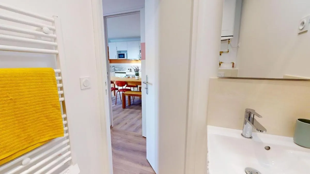 Charming Parisian Room - Canal Saint-Martin Apartment Paris