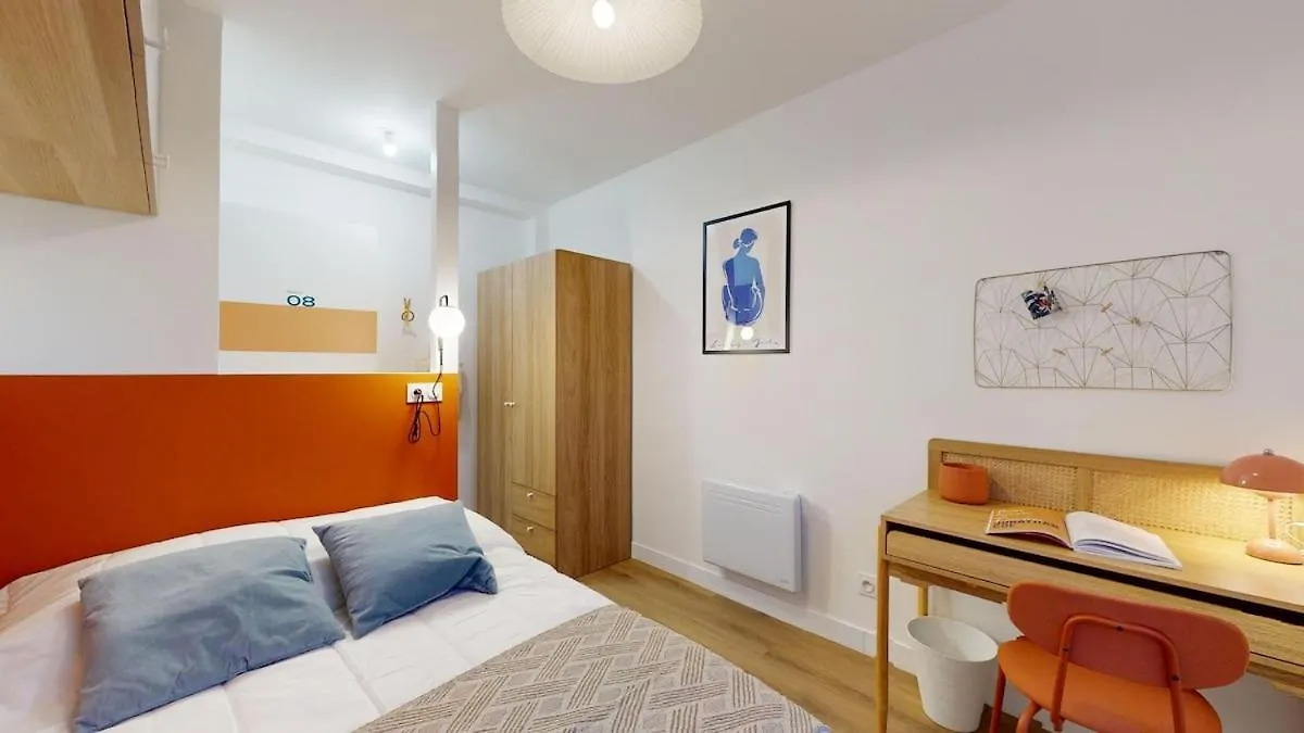 Apartment Charming Parisian Room - Canal Saint-Martin France