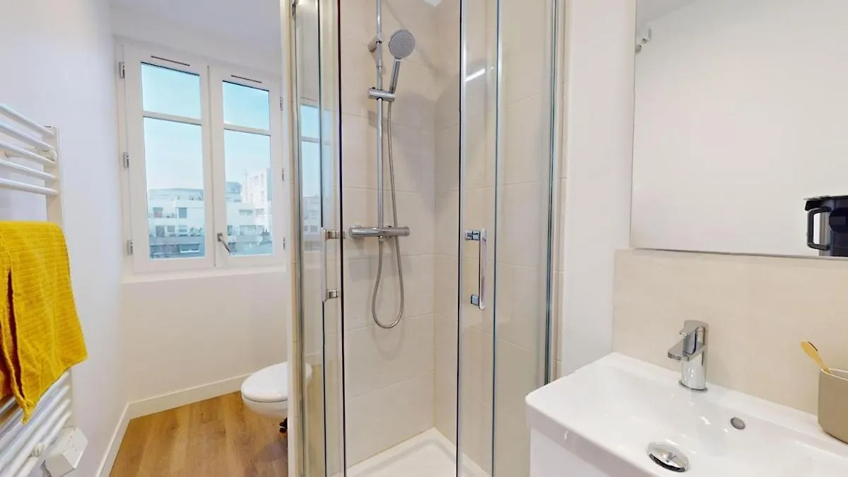 Charming Parisian Room - Canal Saint-Martin France
